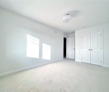 For Lease - 56 Loggerhead Heights, Kanata, Ontario - Photo 2