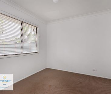 AIR-CONDITIONING... BATH... QUIET STREET... LARGE BEDROOMS... HUGE ... - Photo 5