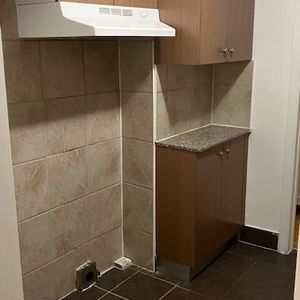 2 Bed 1 Bath In Lachine - Photo 2