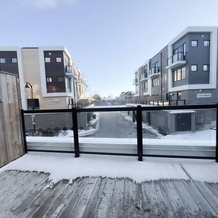 169 DOWNSVIEW PARK BLVD. - STUNNING 4BED/3BATH HOME, PARKING, LAUNDRY - Photo 4