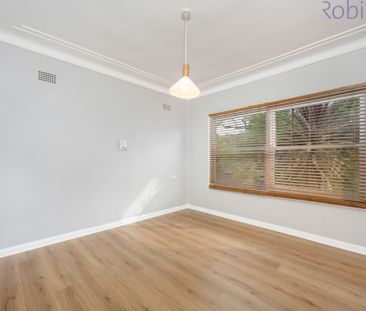 Three bedroom home with single garage, where the back yard lawn is ... - Photo 5