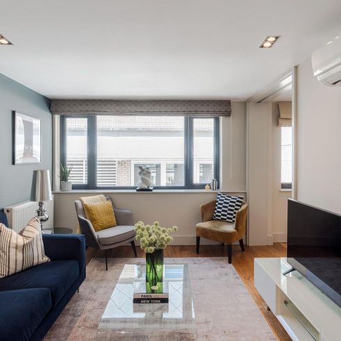 Lovat Lane - Photo 1