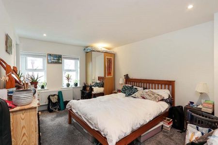 3 bedroom apartment to rent - Photo 3