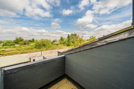 Athelstan Place, TW2, London - Photo 4
