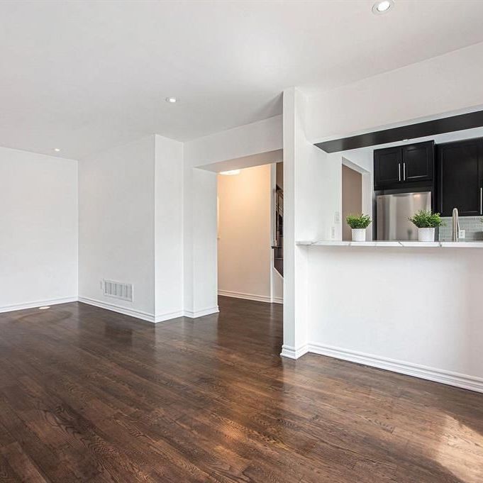 For Lease - 2427 Nutgrove Avenue, Barrhaven, Ontario - Photo 1