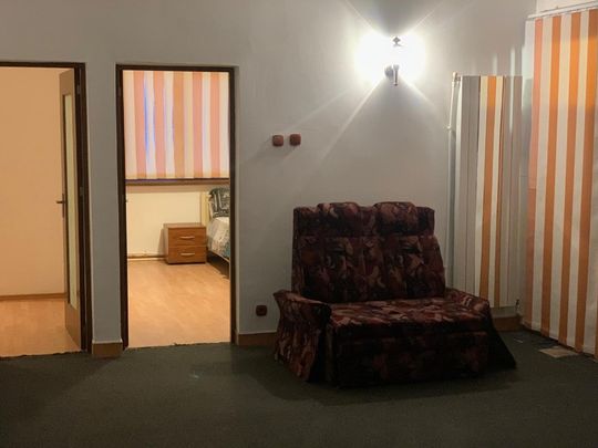 De închiriat vilă superbă în Roman! - Fotografie 1