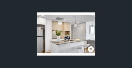 Fully-furnished, rooftop pool, CBD proximity - have it all! - Photo 3