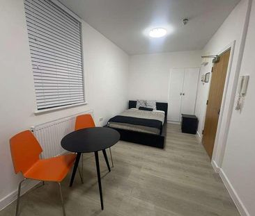 Burnside Road Dagenham, RM8 - Photo 4