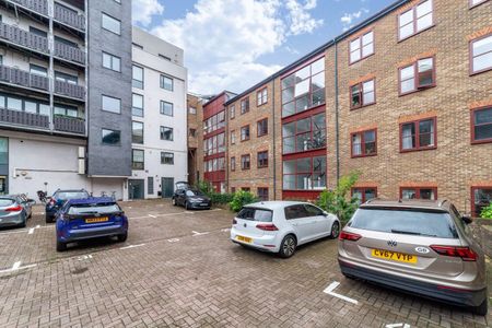 1 Bed Flat, Baltic Place, N1 - Photo 3