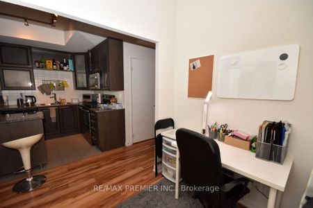 500 Condos and Lofts - Photo 2