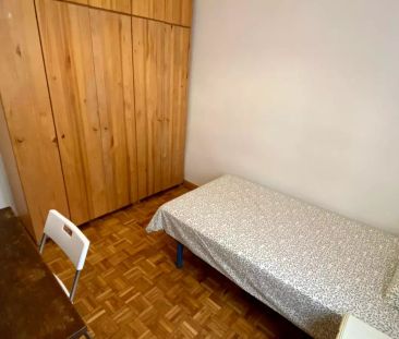 Room in a shared 5-bedroom apartment for rent in Ríos Rosas, perfect for professionals and students - Photo 4