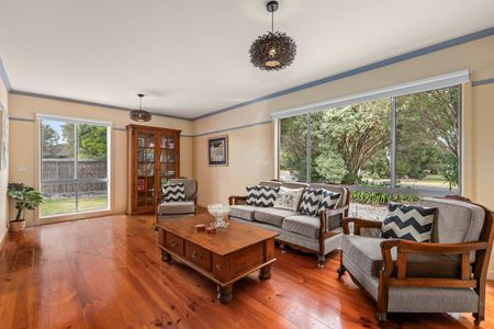 Tropical Coastal Retreat- includes pool and lawn maintenance - Photo 3
