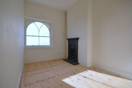 3 bedroom flat to rent - Photo 5