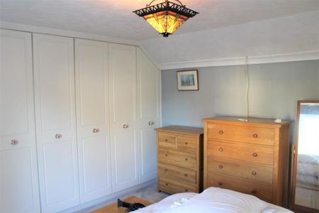 2 bedroom end of terrace house to rent - Photo 3