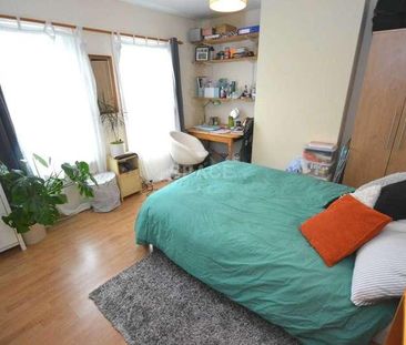 Grange Avenue, Reading, Berkshire, RG6 - Photo 2