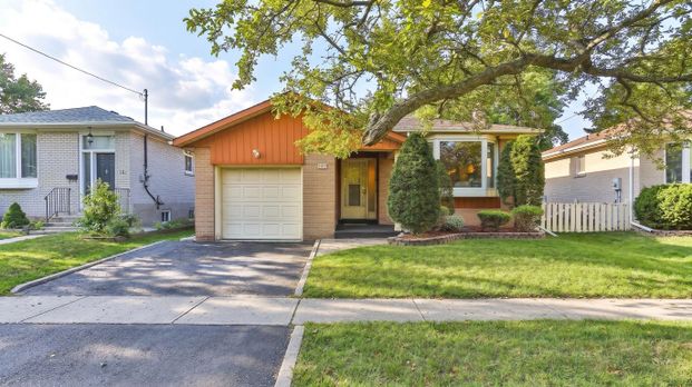 For Lease - 16 Ravenview Drive, Toronto, Ontario - Photo 1