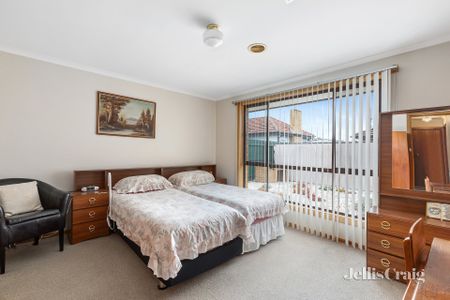 2/561 Grimshaw Street, Bundoora - Photo 3