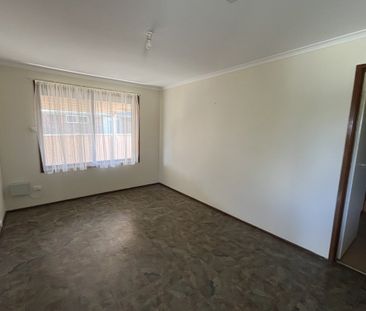 3 BEDROOM HOME! - Photo 2
