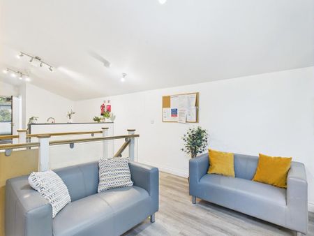 4 bedroom terraced house to rent - Photo 3