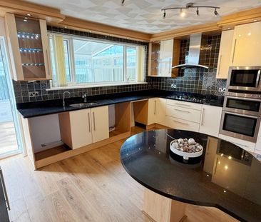 Salts Drive, Littleborough, Rochdale OL15 8EA - Photo 2