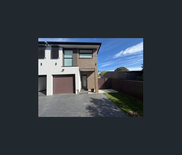 BRAND NEW 3 BEDROOM TOWNHOUSE IN GREAT LOCATION! - Photo 6