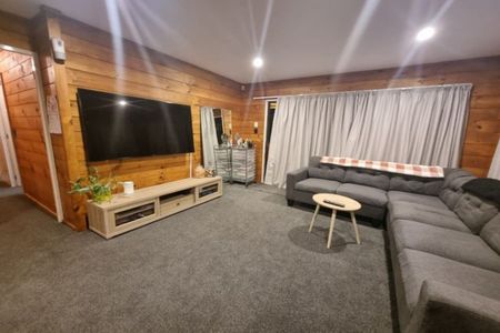 6 Edmund Lomas Grove, Birchville, Upper Hutt - Photo 3