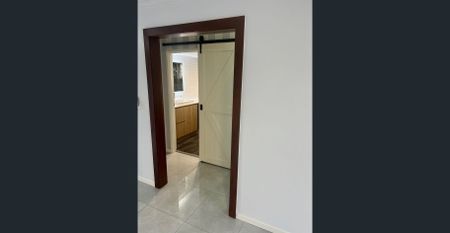 Holland Park West - Central Location - Photo 5