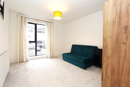 2 bedroom end of terrace house to rent - Photo 3