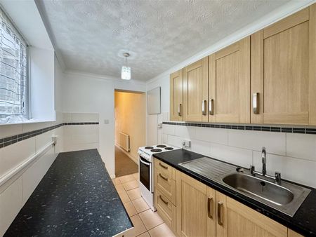 St. James Road, Bexhill-On-Sea, TN40 2DF - Photo 4