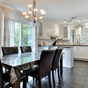 ANJOU 5 1/2 PRES DE PLACE VERSAILLES - Photo 2