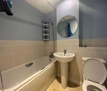 4 bedroom semi-detached house to rent - Photo 5