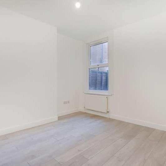 Deacon Road, Dollis Hill, London, NW2 - Photo 1