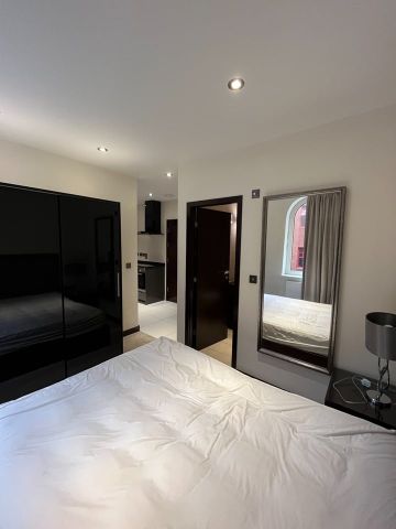 Studio Flat, Headrow Residence, LS1 - Photo 2