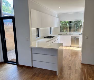 Walk To The Foreshore - Photo 4