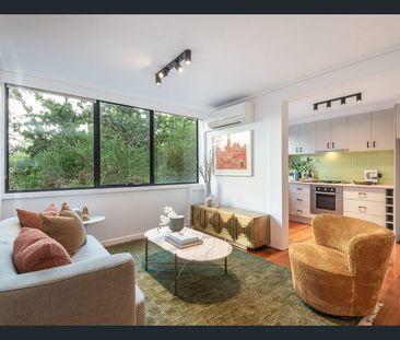 Stylish Two-Bedroom Living in the Heart of South Yarra - Photo 4