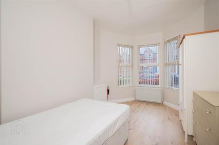 30 Tates Avenue , Belfast, Belfast, BT9 7BY - Photo 4