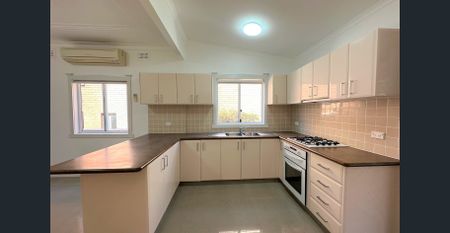 THREE-BEDROOM HOME IN A PRIME LOCATION - Photo 5