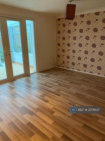 3 bedroom terraced house to rent - Photo 5