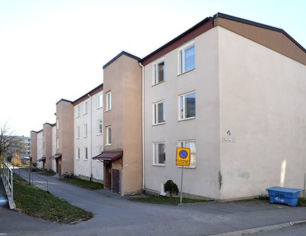 Fäbodvägen 19, Skogås - Photo 1