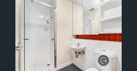 Perfect For Any Student with Large Courtyard - Photo 5