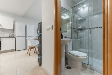 Interior room in Plaza de Santa Cruz - Photo 3