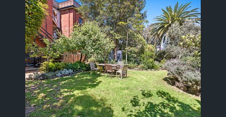 Classic & Elegant - Photo 5