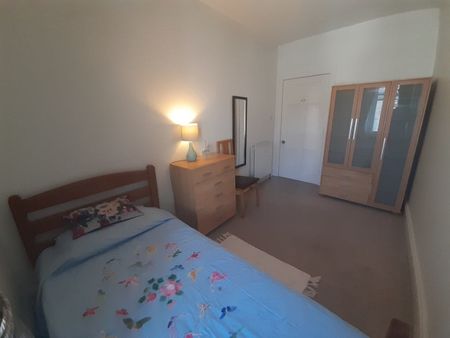 2 Bed Flat, Abbey Place, AB11 - Photo 2