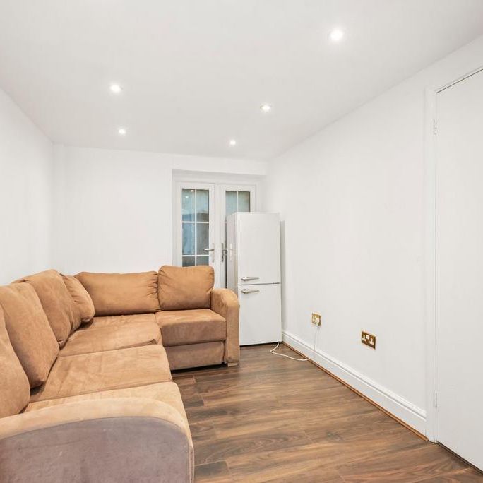 6 bedroom terraced house to rent - Photo 1