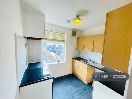 2 bedroom maisonette to rent - Photo 4