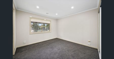 Exquisite Two-Storey Townhouse - Photo 4