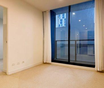 Secondary Room - Photo 3