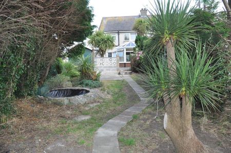 2 bedroom semi-detached house to rent - Photo 5