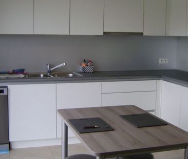 Huis te huur in Wevelgem voor € 1.175 met 3 slaapkamers - Photo 2