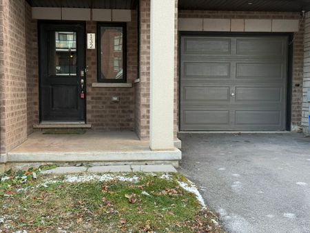 For Lease - 590 North Service Road Unit# 132, Hamilton, Ontario - Photo 3